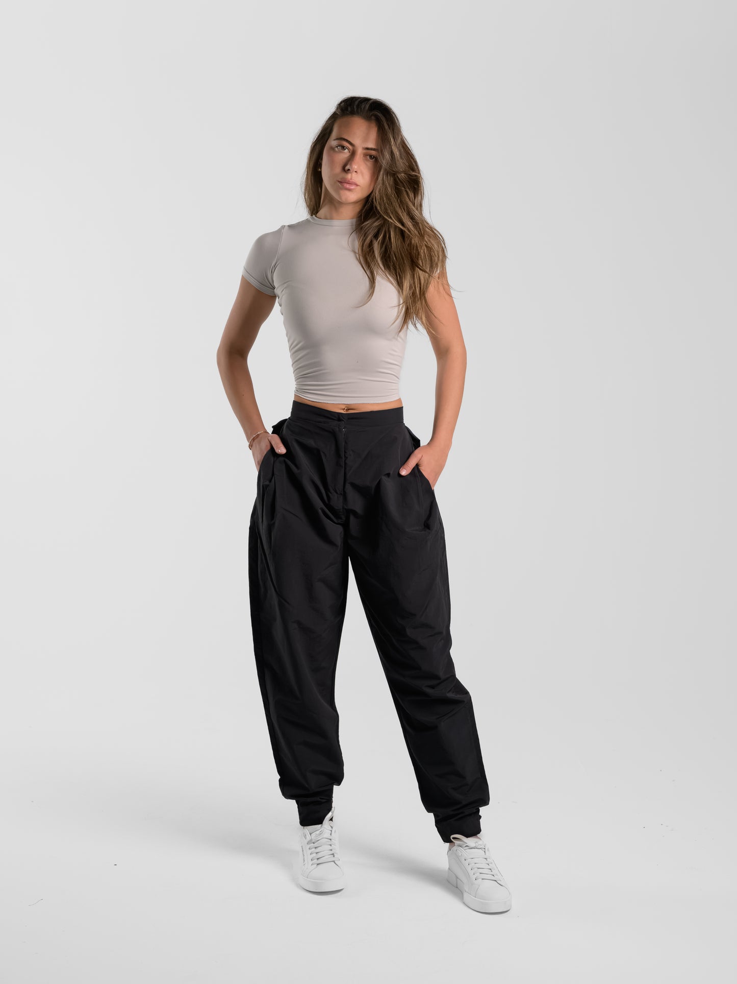 Silhouette pants