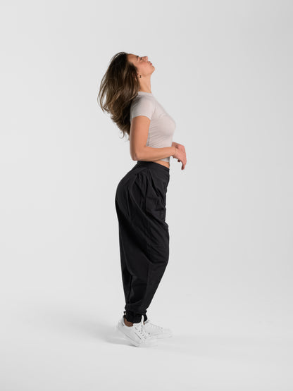 Silhouette pants