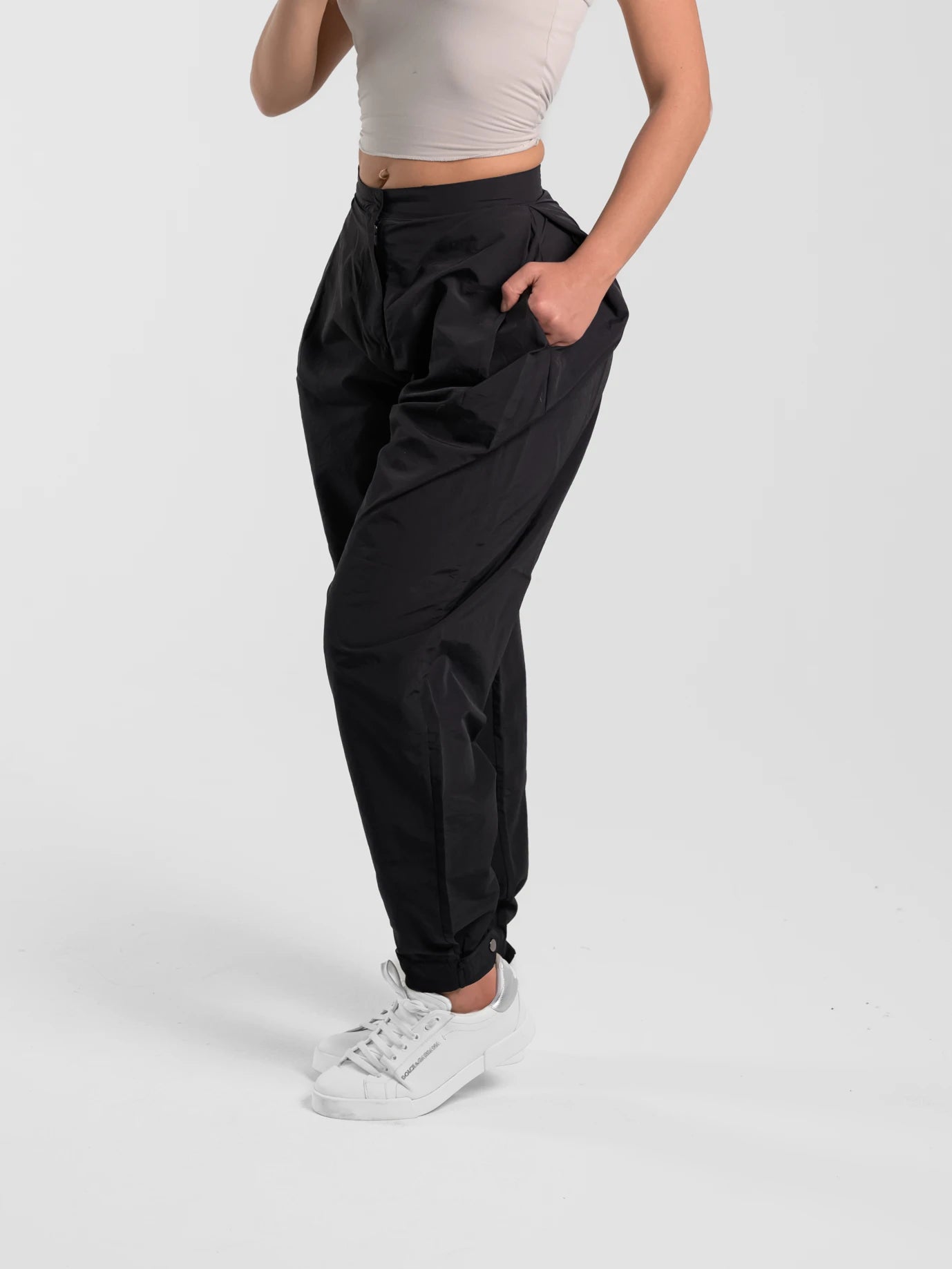 Silhouette pants