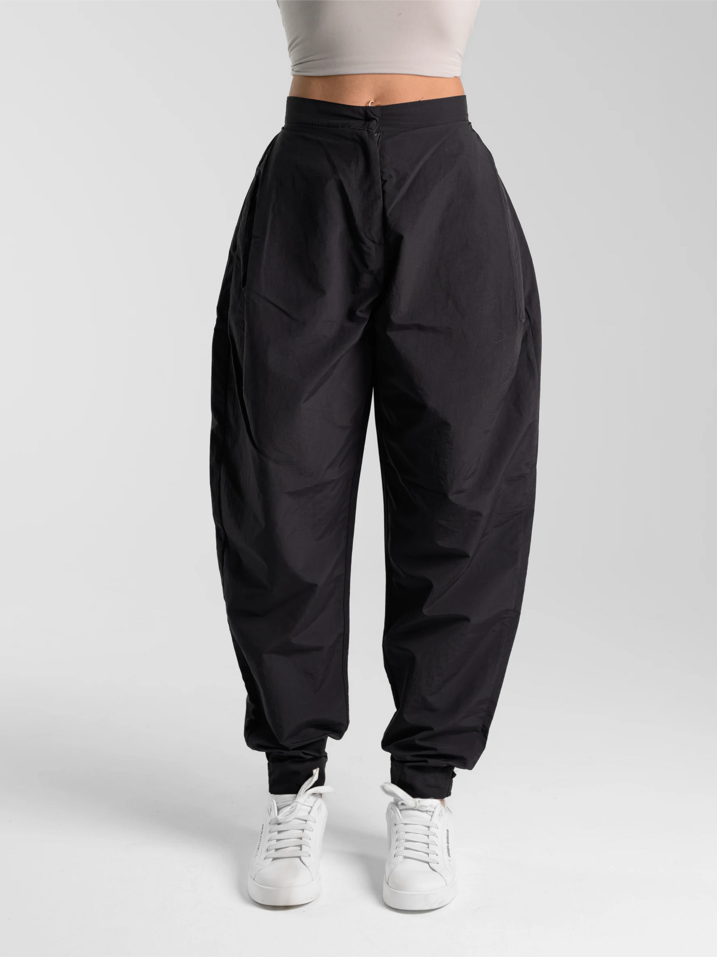Silhouette pants